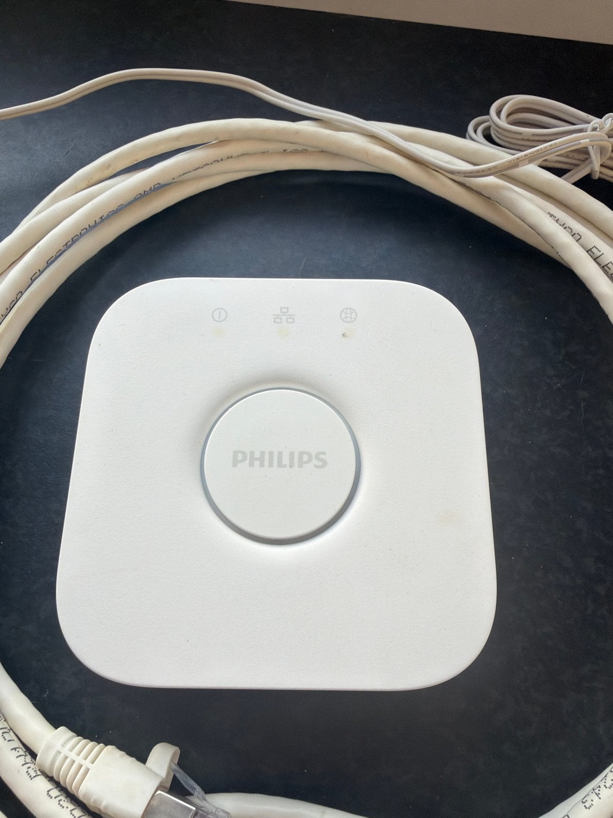 Philips Hue Bridge 2.1 (V2) met adapter en ethernetkabel, Ophalen of Verzenden, Zo goed als nieuw