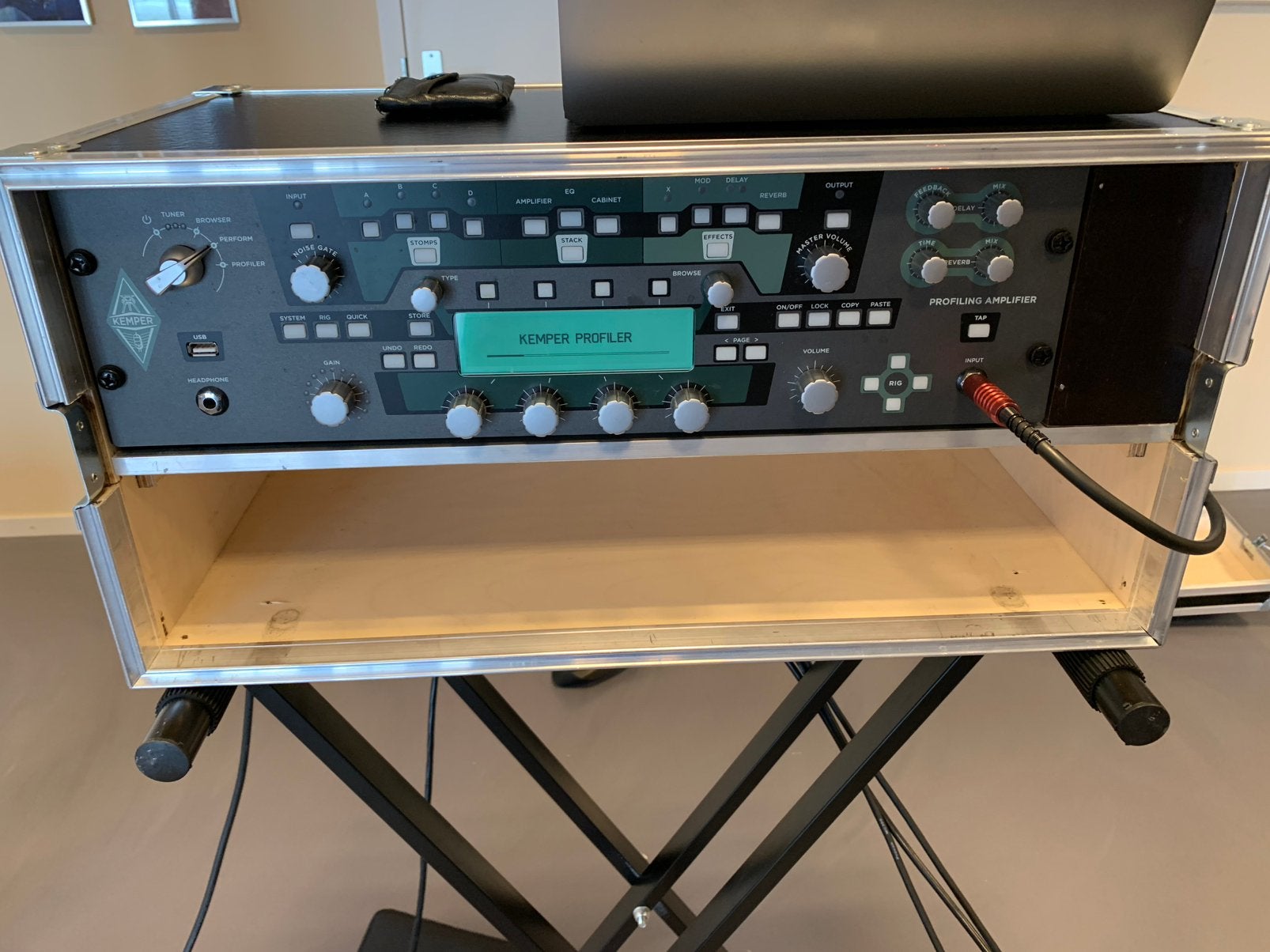 Foto 6 van 19 inch Flightcase met pedalboard bijv voor Kemper profiler