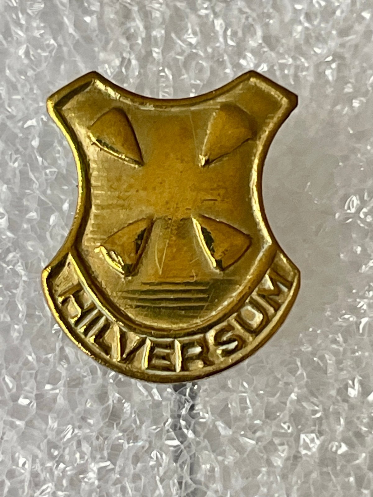 Vintage Speldje Hilversum Wapen, Verzenden, Gebruikt, Stad of Land, Speldje of Pin