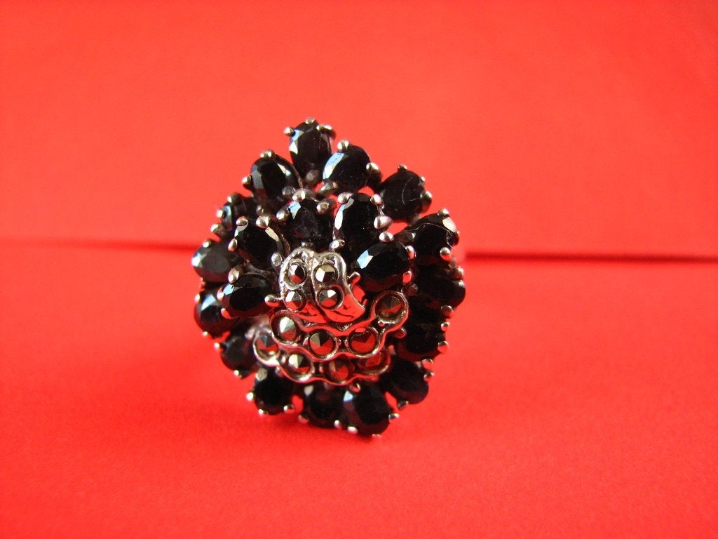 Mooie Zilveren Ring met veel Donker Blauwe Saffieren, Sieraden, Tassen en Uiterlijk, Antieke sieraden, Verzenden, Zilver, Ring
