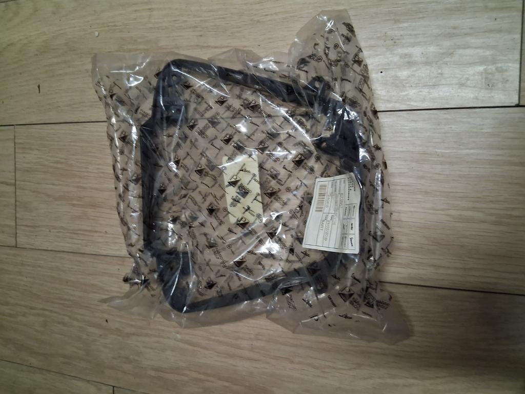 Piaggio mp3 grill houder front kap onderdelen MP3, Ophalen of Verzenden