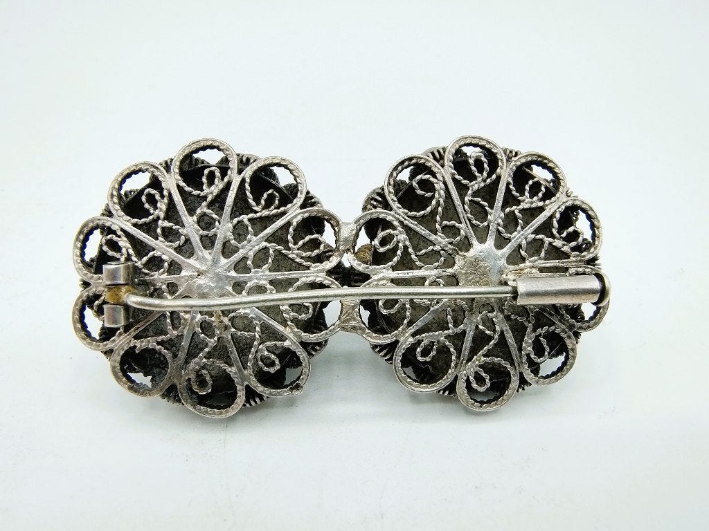 Zilveren broche gemaakt van keelknopen, 19e eeuws, Verzenden, Zilver, Broche
