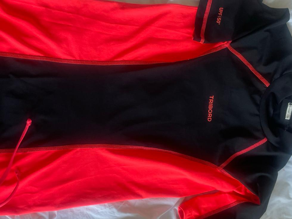 UV -Zeil en surf t-shirt kinderen maat S, Ophalen of Verzenden, Zo goed als nieuw, Toebehoren, Minder dan 15 m²