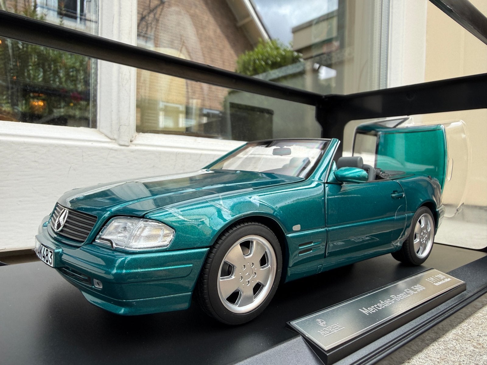 1:18 Mercedes 500 SL R129 Turquoise 1999 Norev 1/200, Auto, Norev, 70-72 Av. de Bohlen, Vaulx-en-Velin, 69120, France, Norev