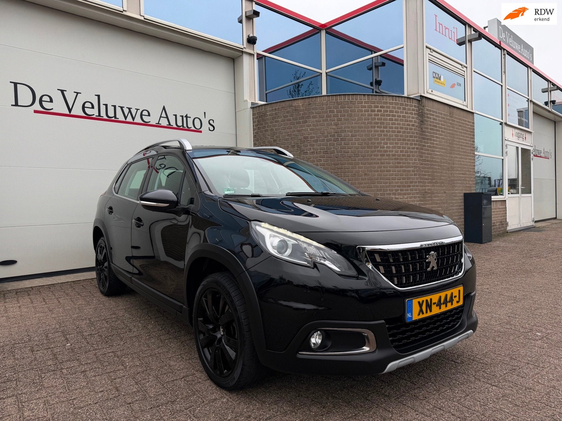 Peugeot 2008 1.2 PureTech Allure|Trekhaak|Automaat|PDC|, 1199 cc, Zwart, Bedrijf, 1125 kg