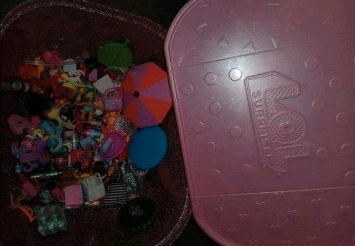 LOL poppetjes en accessoires met 2 opbergbakken, Ophalen of Verzenden, Overige typen