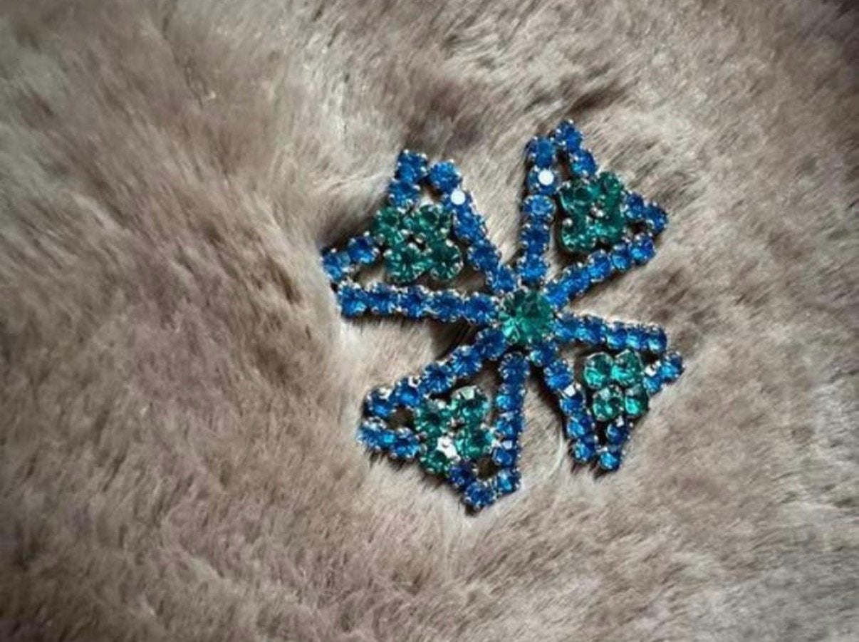 Vintage Prachtige blauw/ groene broche, Ophalen of Verzenden, Zo goed als nieuw, Blauw, Overige materialen