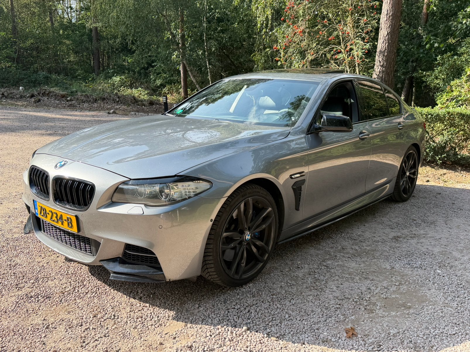 BMW 5-Serie 3.0 M550d Xdrive REVISSIE MOTOR, Automaat, Zwart, 2993 cc, 2000 kg