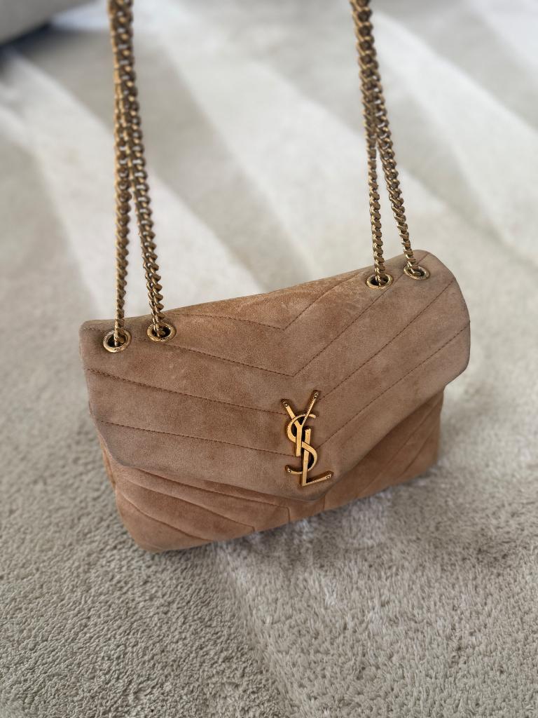 YSL Loulou suède cinnamon, Sieraden, Tassen en Uiterlijk, Tassen | Damestassen, Ophalen of Verzenden, Zo goed als nieuw, Beige