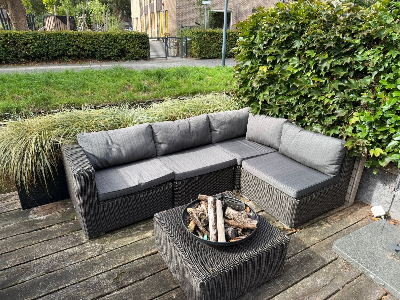 Ruime 3/4-zits loungeset met poef – antraciet – teab, Tuin en Terras, Ophalen, 4 zitplaatsen, Kunststof, Gebruikt
