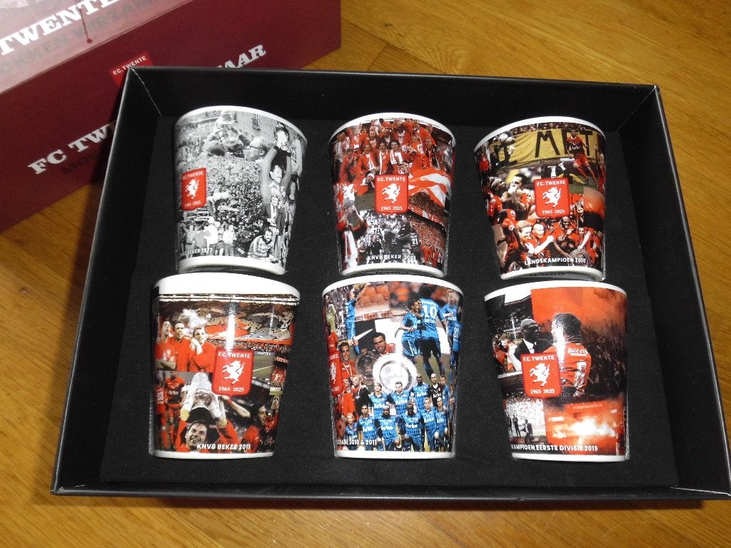 FC Twente 60 Jaar Mokken Verzameldoos met 6 unieke mokken, Ophalen, Nieuw, F.C. Twente, Overige typen