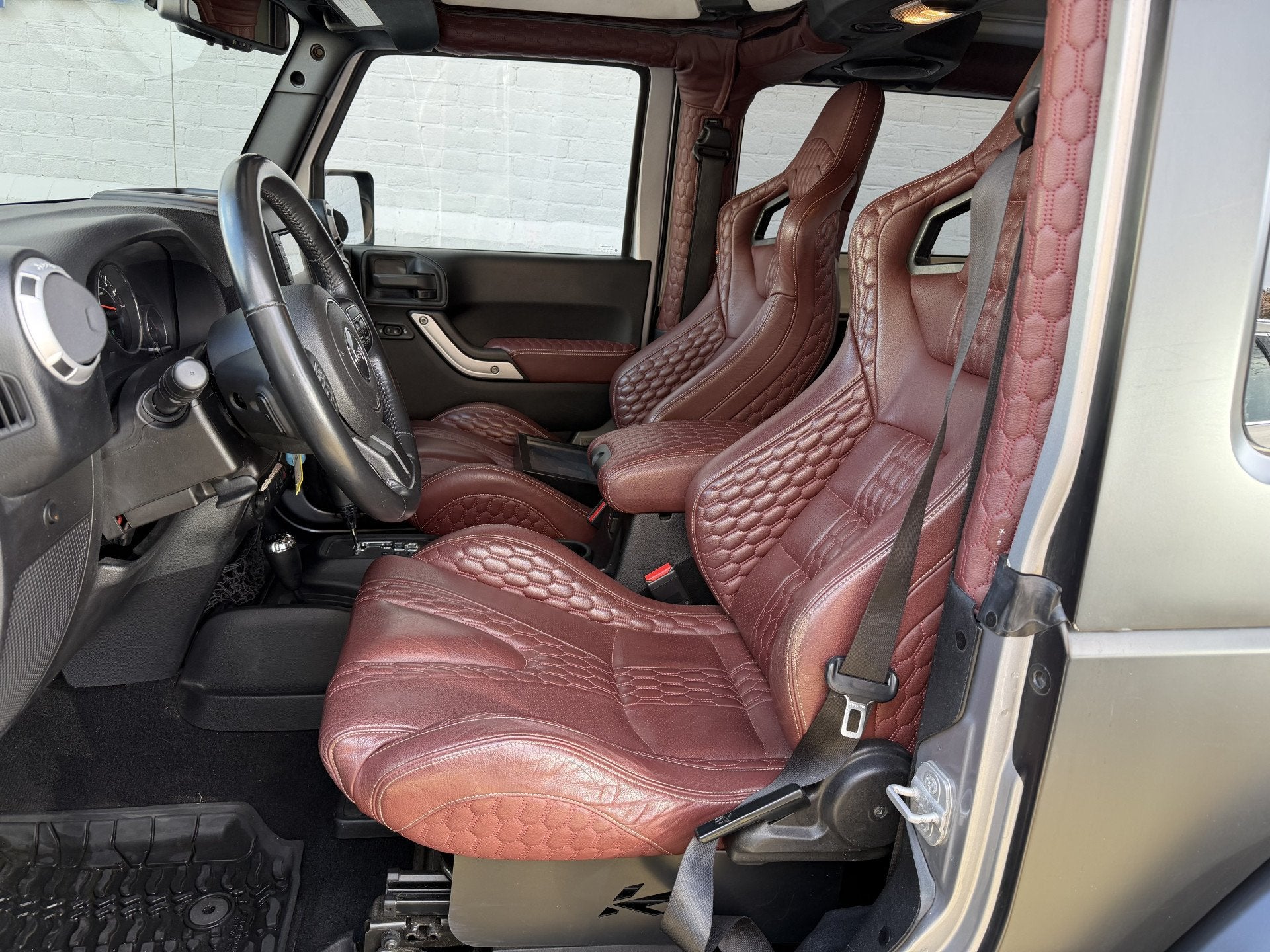 Jeep Wrangler 3.6 Sahara Chelsea uitvoering Cabrio Trekhaak, Automaat, 450 kg, Gebruikt, Euro 6