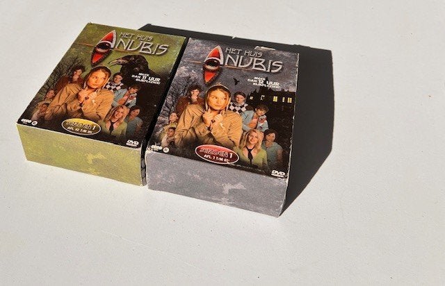 DVD boxen 2 stuks Het Huis van Anubis, Alle leeftijden, Ophalen, Gebruikt, Seizoen 1