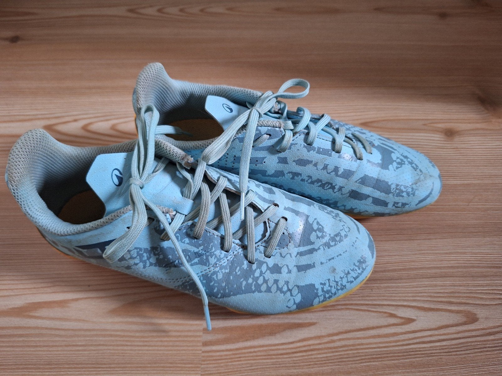 kipsta voetbalschoenen 37, Ophalen, Gebruikt, Schoenen