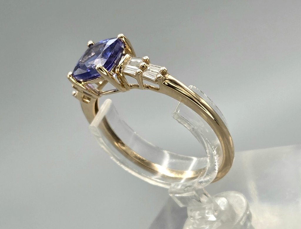 Gouden Vintage ring met tanzaniet en diamanten. 2026/454, ., Paars, Ophalen of Verzenden, Zo goed als nieuw