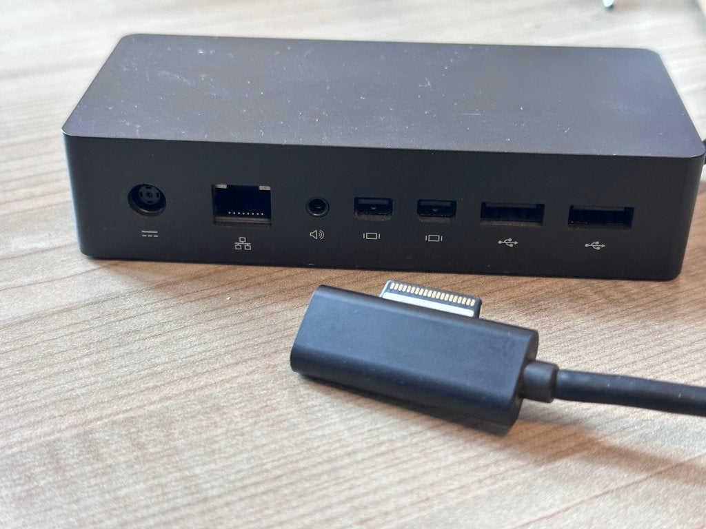 Surface Dock + originele lader – compleet, Computers en Software, Dockingstations, Ophalen of Verzenden, Zo goed als nieuw, Microsoft