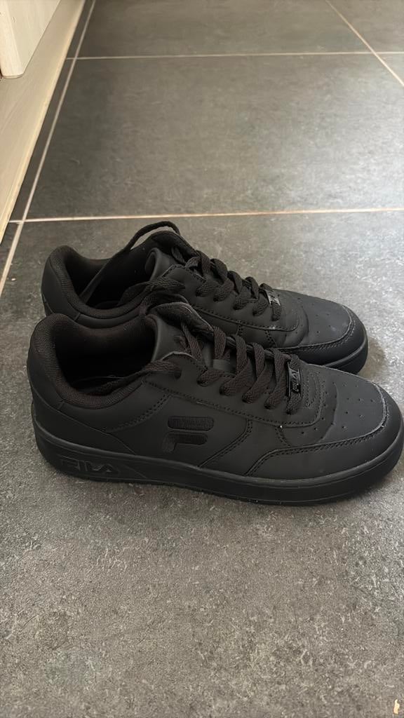 Dames schoenen merk FILA maat 39, Ophalen of Verzenden, Zo goed als nieuw, Sneakers of Gympen