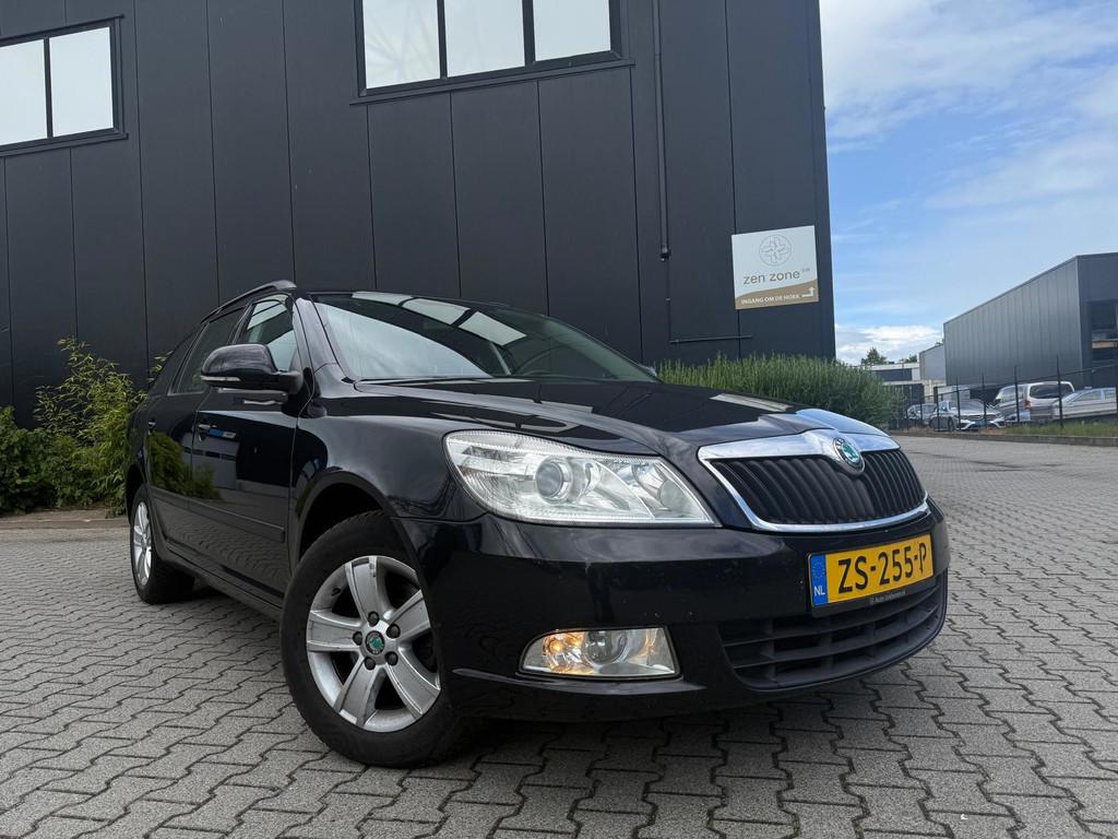 Skoda Octavia Combi 1.4 TSI Greentech Elegance, Auto's, Skoda, Voorwielaandrijving, Euro 5, Gebruikt, 4 cilinders