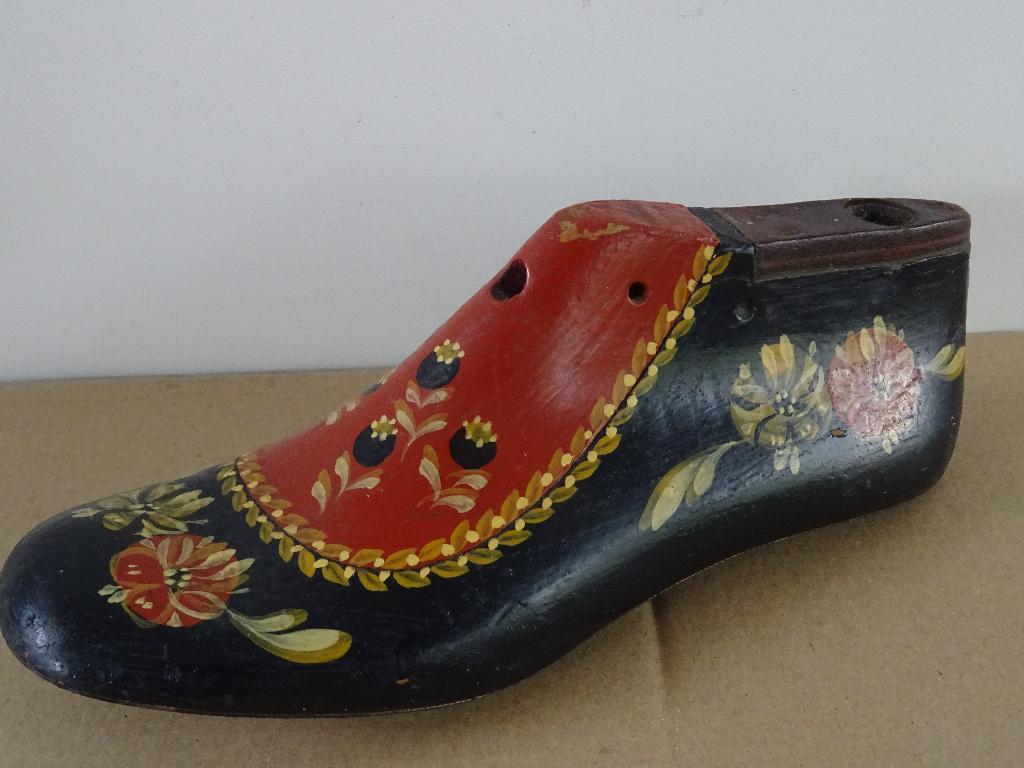 Houten schoenenmal handgeschilderd antieke schoenen vorm, Antiek en Kunst, Ophalen of Verzenden