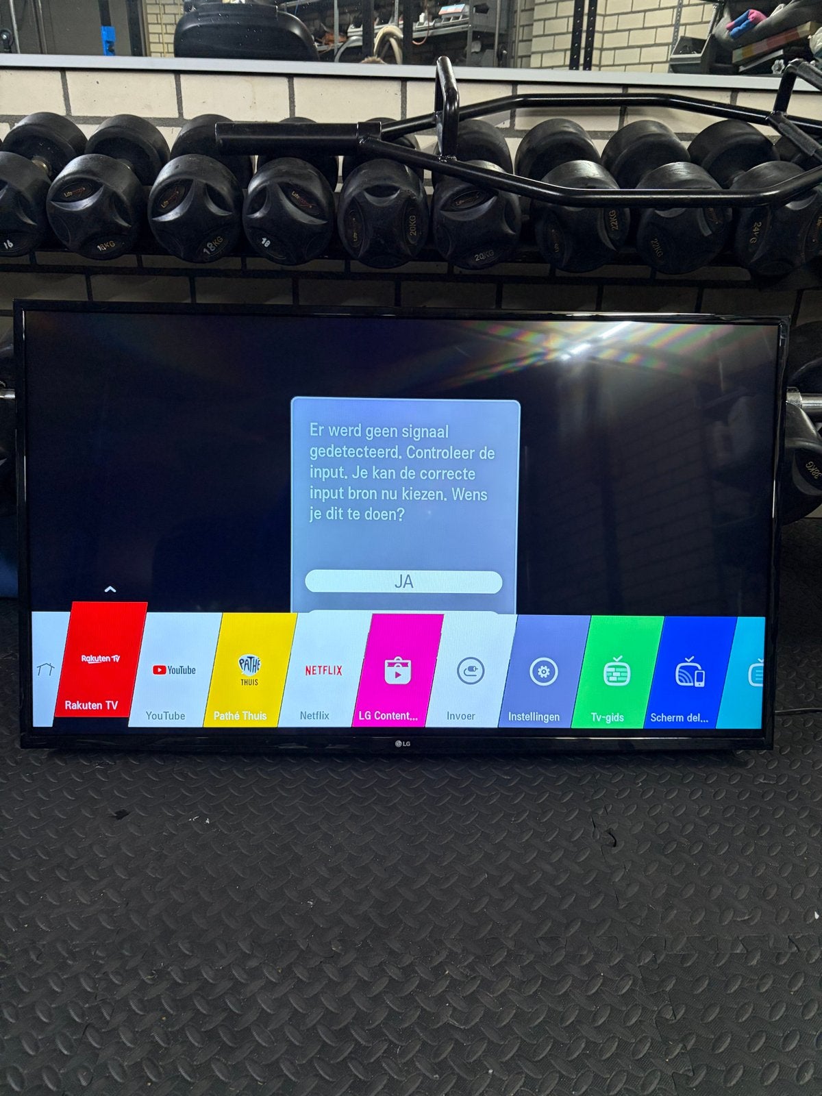 LG 49LH570V 49 inch Full HD Smart TV met wandbeugel