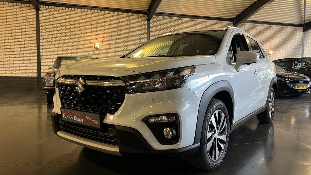 Suzuki S-CROSS 1.4 Boosterjet Style Smart Hybrid  360 camara, Auto's, Gebruikt, 4 cilinders, Wit, Bedrijf