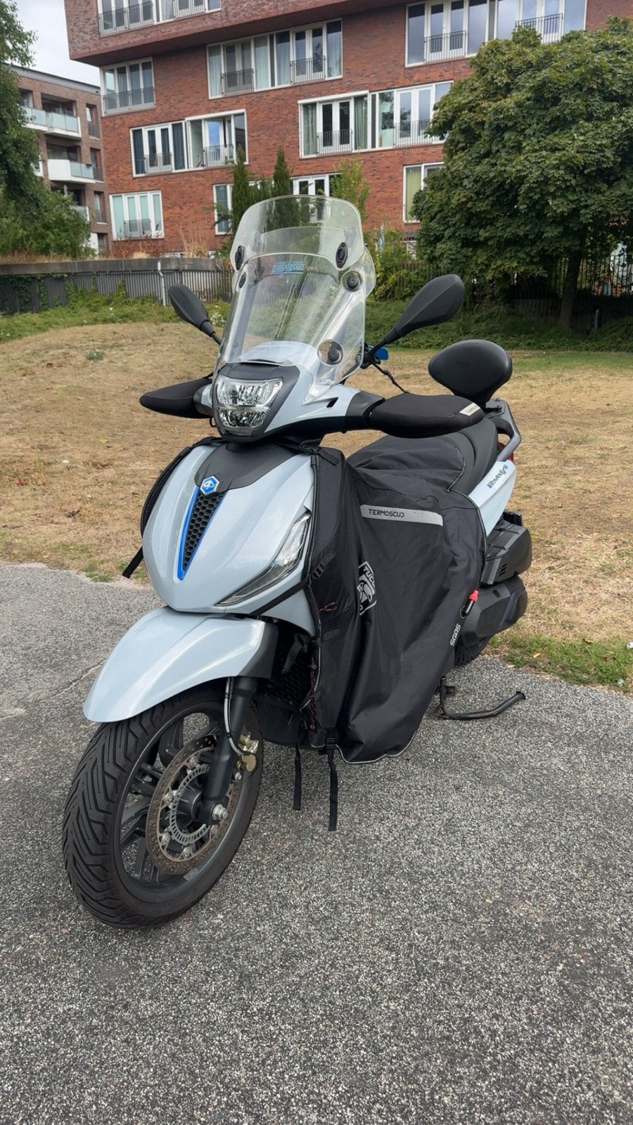 Piaggio beverly 400hpe - zeer nette staat- 3jaar garantie, Fietsen en Brommers, Ophalen, Overige modellen, Elektrisch, Zo goed als nieuw