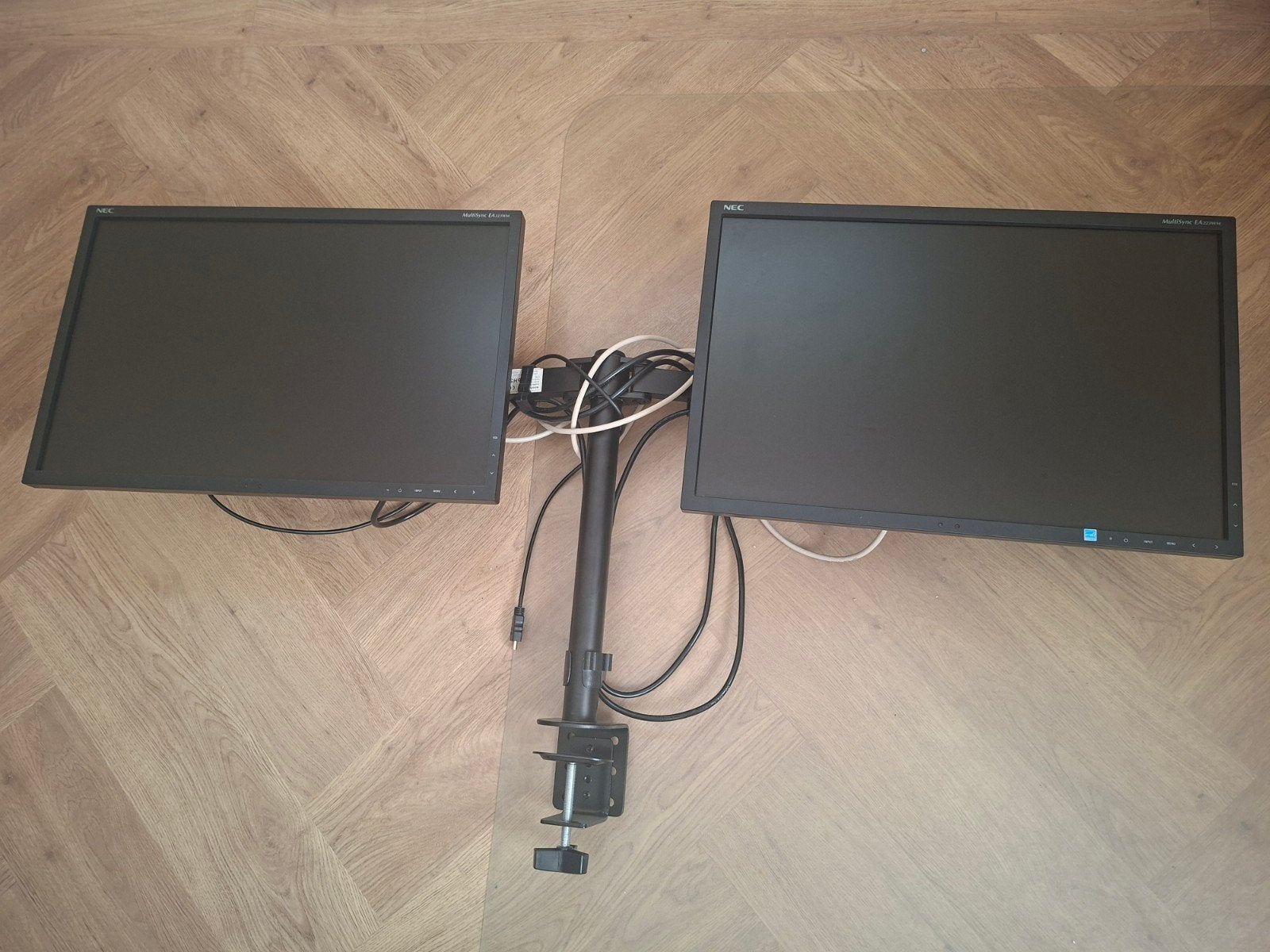 Dubbele monitorarm met 2x NEC schermen, Computers en Software, Monitoren, Ophalen, IPS, Zo goed als nieuw, 60 Hz of minder
