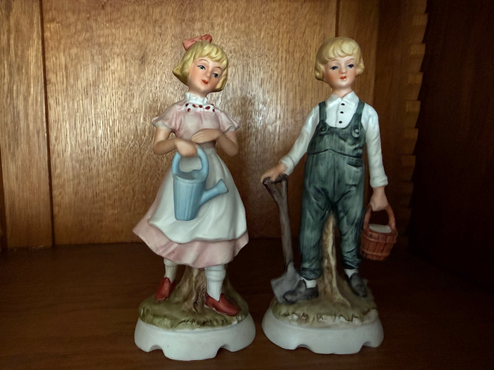 Vintage Porseleinen Beeldjes: Boerenjongen & Meisje, Ophalen of Verzenden