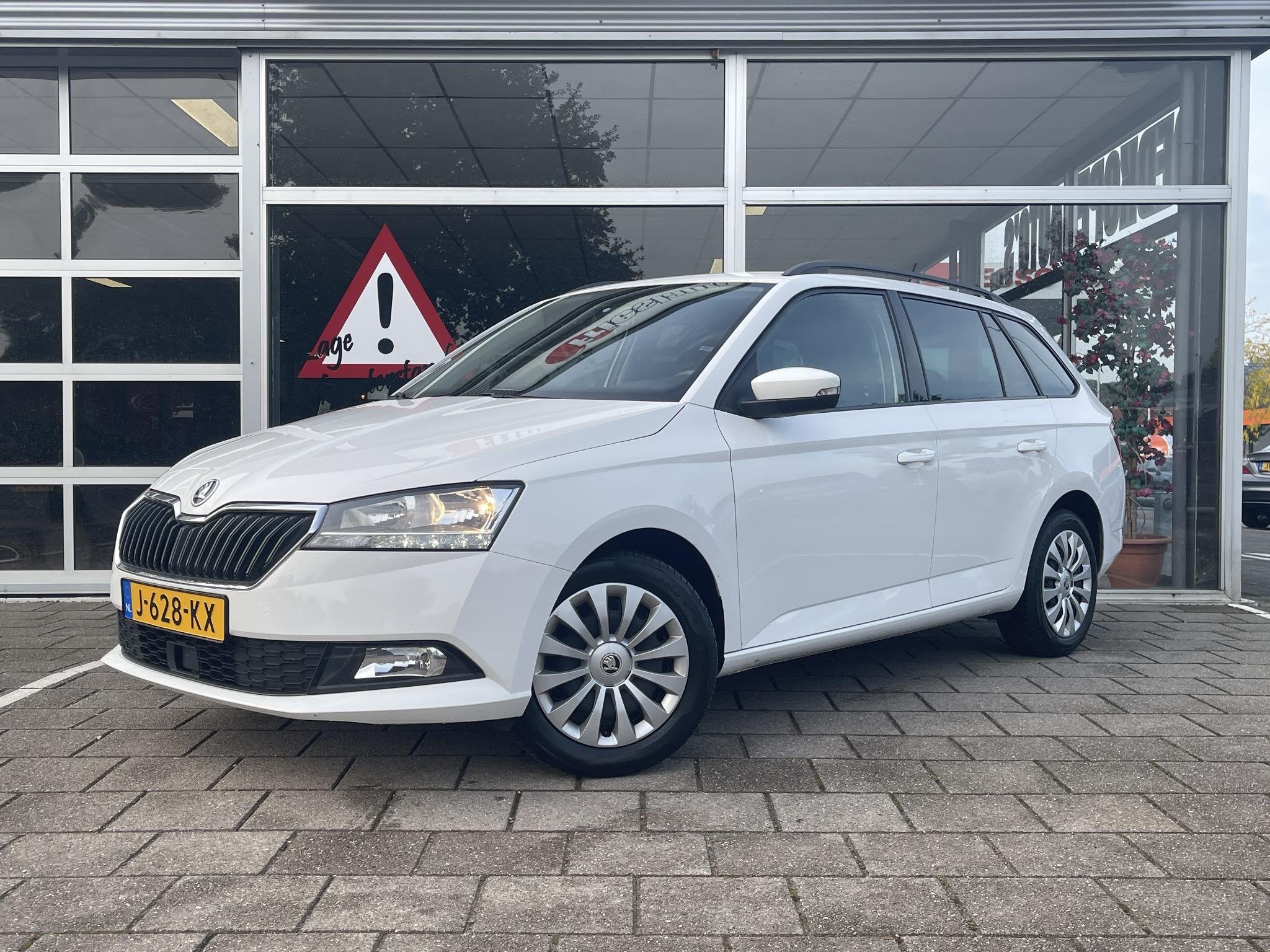 Skoda Fabia Combi 1.0 TSI Ambition /Cruise/Airco/PDC/Carplay, Auto's, Voorwielaandrijving, Stof, Gebruikt, Euro 6