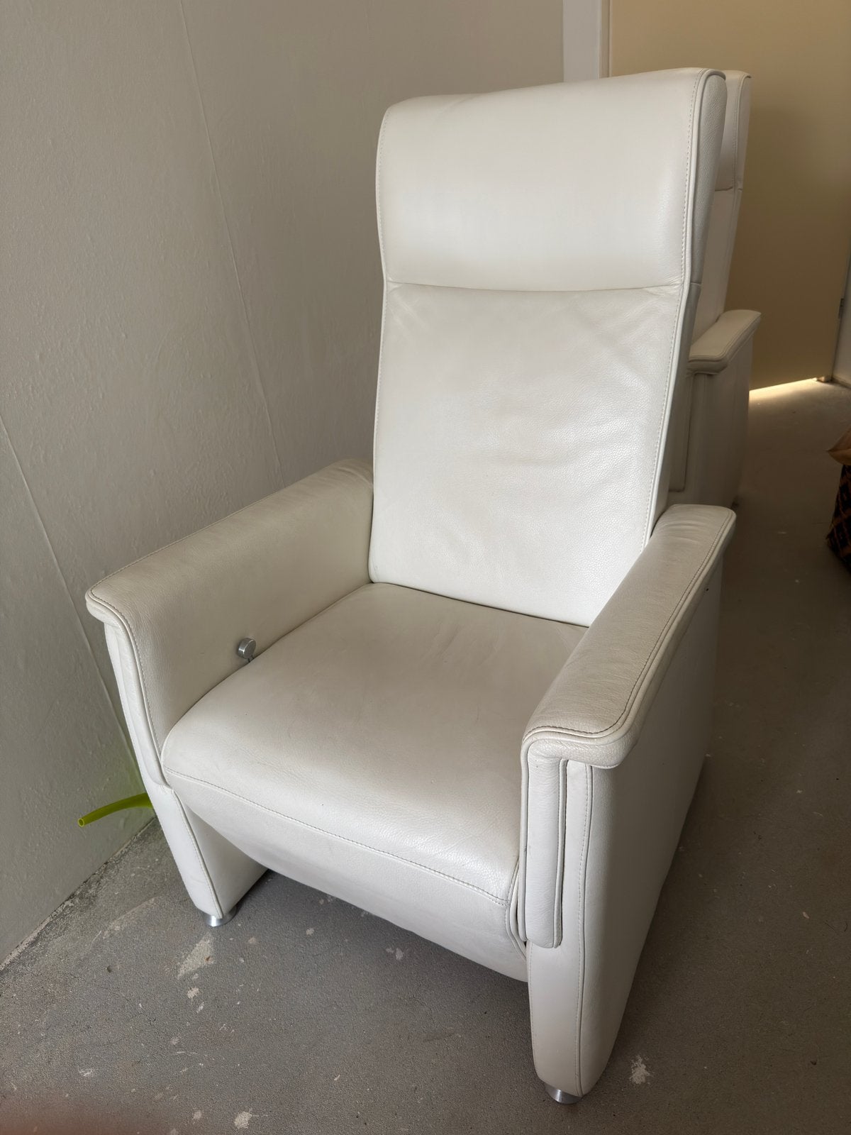 2 lederen relax fauteuils, Huis en Inrichting, Fauteuils, Ophalen, Zo goed als nieuw, 50 tot 75 cm, Leer