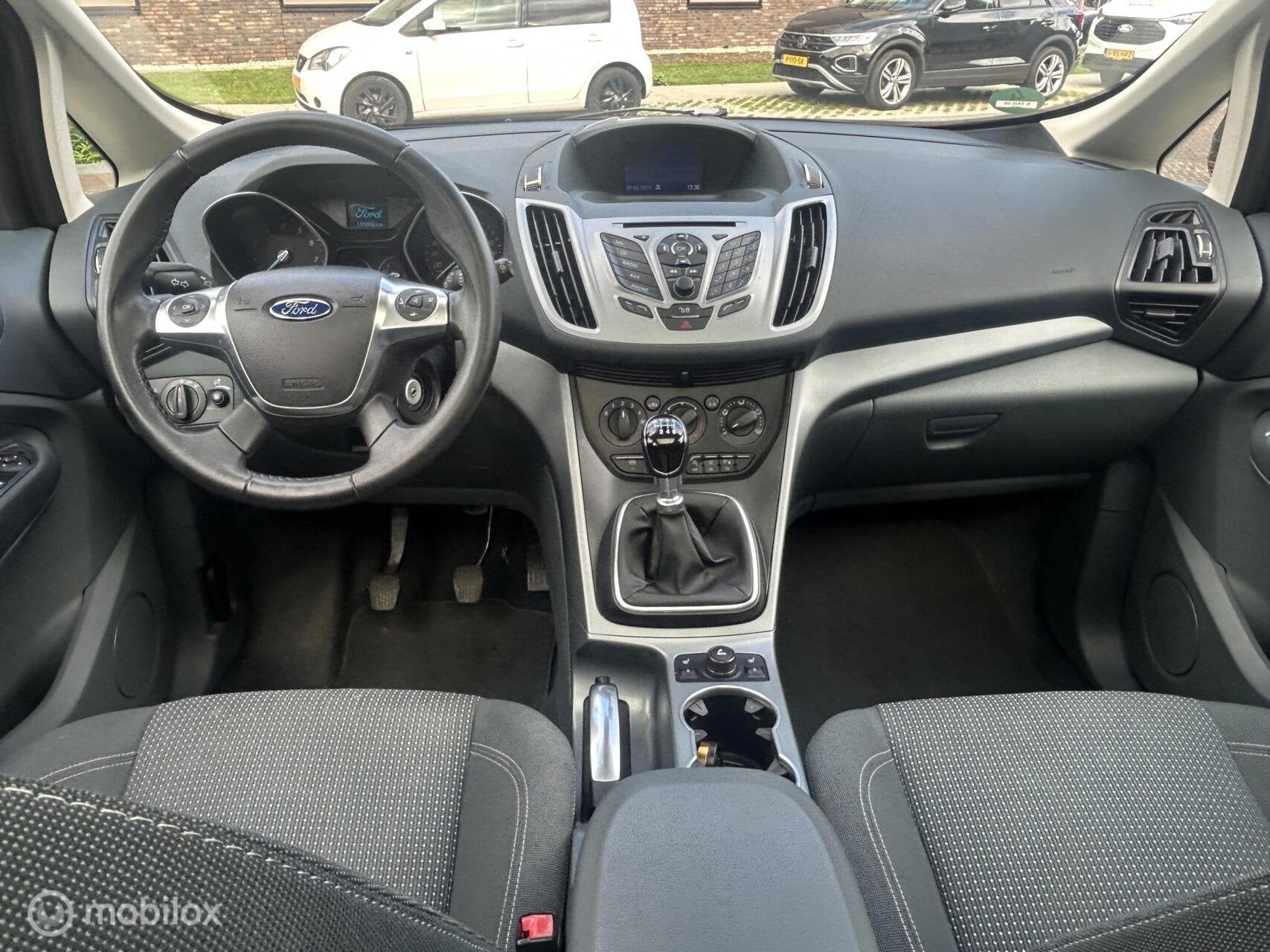 Foto 11 van Ford C-Max 1.6 150 PK Titanium Pano Stoelver