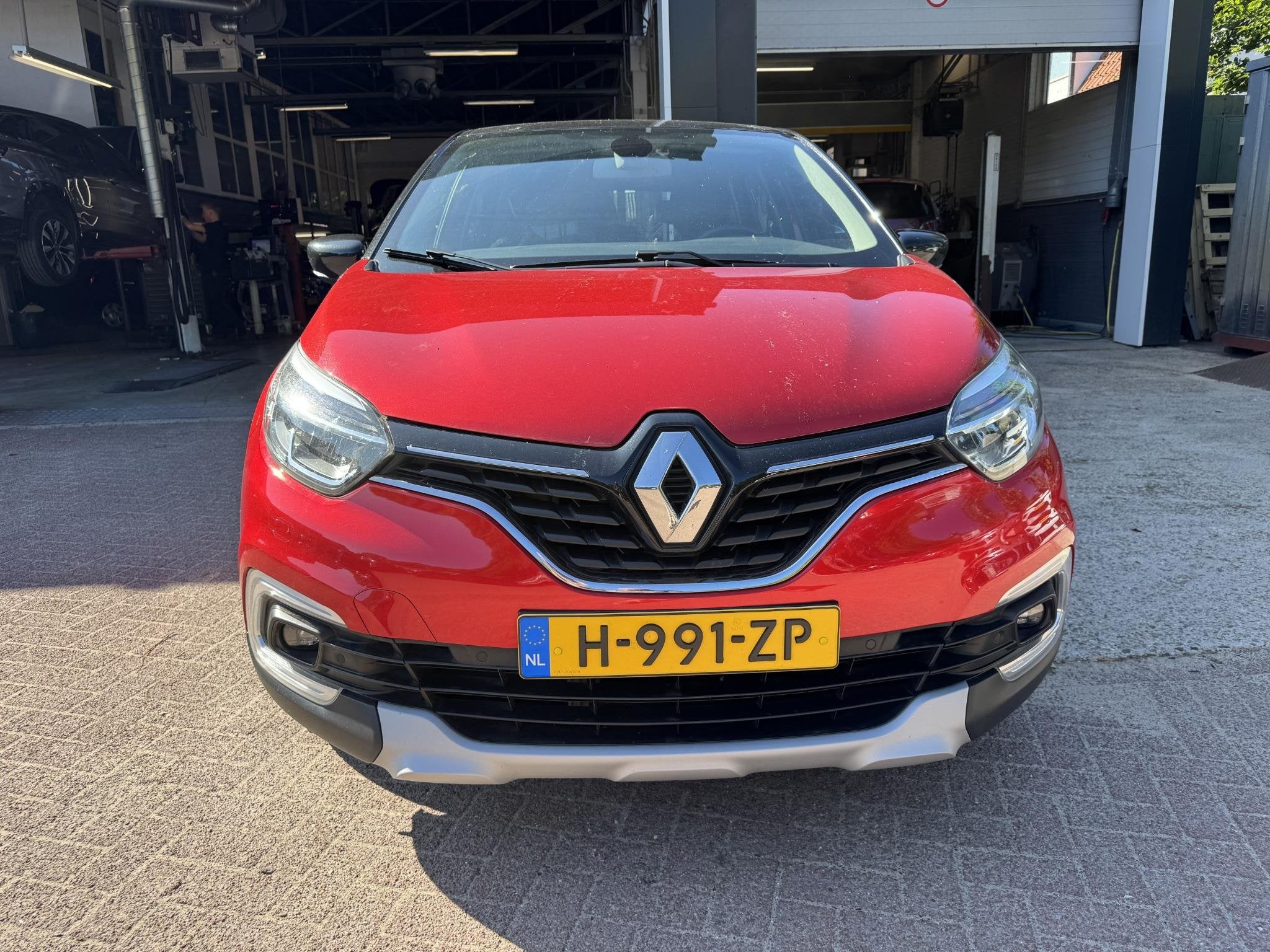 Renault Captur 1.3 TCe 150pk EDC Intens+Pack Camera!, Auto's, Stof, Gebruikt, Euro 6, 4 cilinders