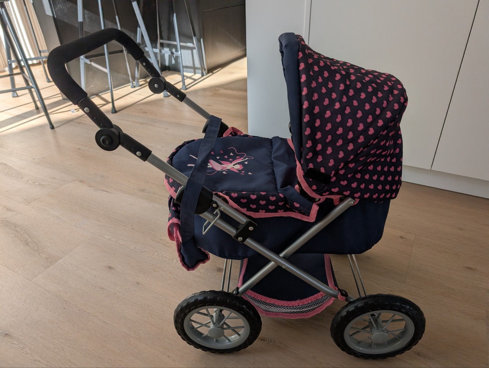 Bayer Design poppenwagen blauw roze, Ophalen, Zo goed als nieuw, Babypop
