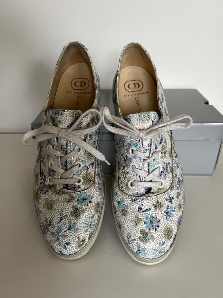 Sneakers met bloemetjes, Christian Dietz, 39,5 (= 6,5 G), Wit, Christian Dietz, Ophalen of Verzenden, Sneakers of Gympen