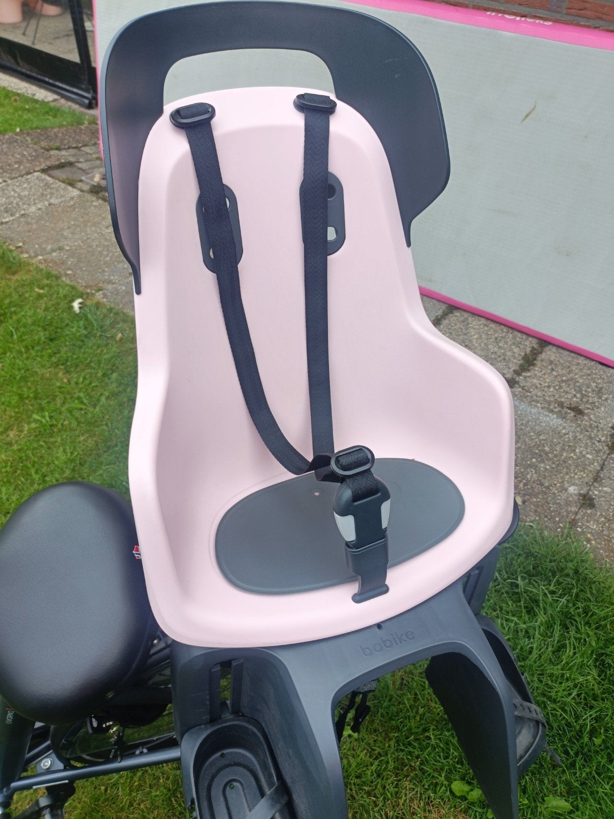 Bobike Maxi GO Carrier Achterzitje - Cotton Candy Pink, Fietsen en Brommers, Fietsaccessoires | Fietsstoeltjes, Ophalen, Zo goed als nieuw