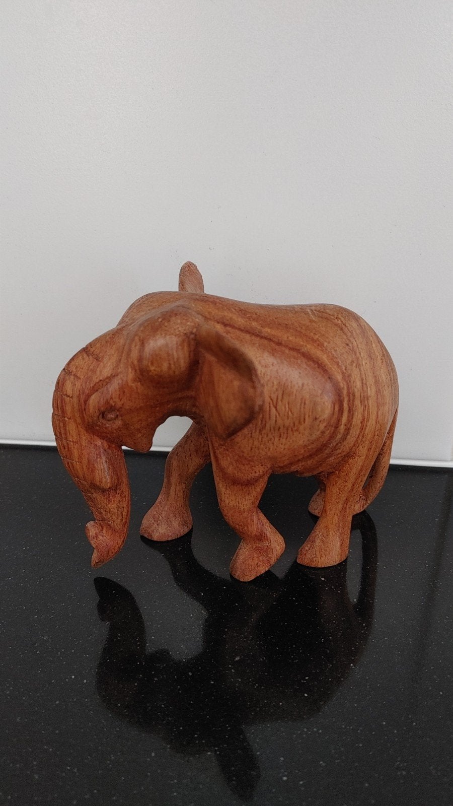 Houtsnijwerk olifant - Handgemaakt houten beeldje, Houtsnijwerk, Minder dan 20 cm, Ophalen of Verzenden, Hout