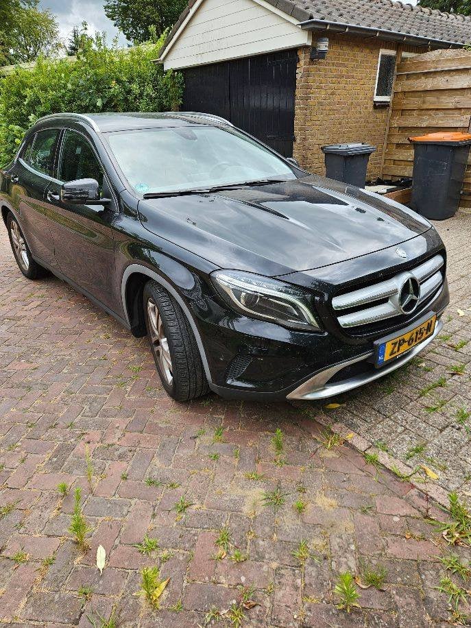 MERCEDES GLA 200, Zwart, 4 cilinders, 157 pk, Zwart