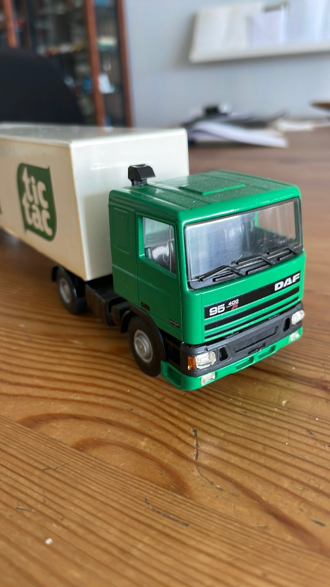 Daf 95 400 Ati truck met oplegger “Tictac “, Ophalen of Verzenden, Gebruikt, Bus of Vrachtwagen, Lion Toys