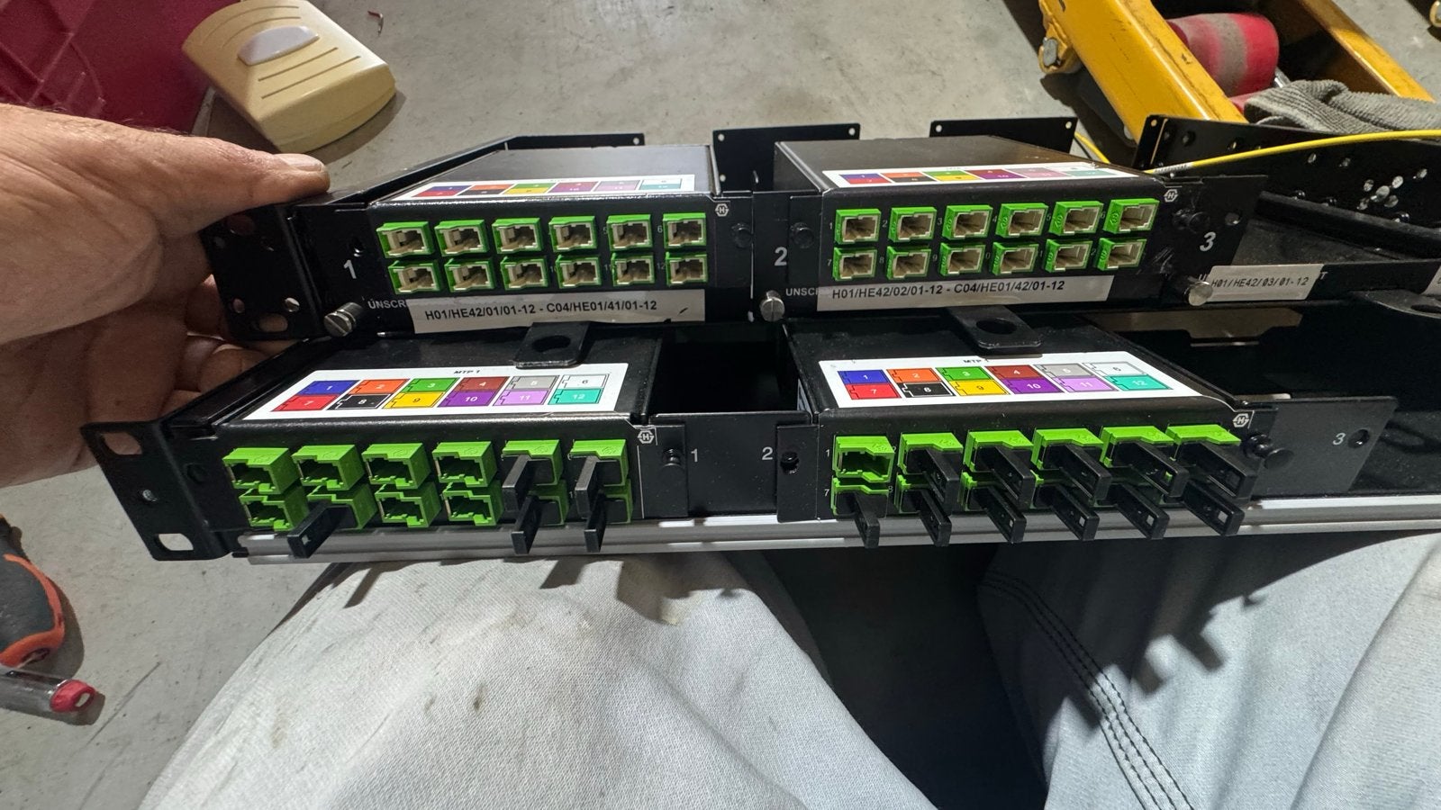 HUBER+SUHNER 84132169 glasvezel patchpanelen-complete partij, Gebruikt, Degersheimerstrasse 14, 9100 Herisau, Switzerland, Info@hubersuhner.com