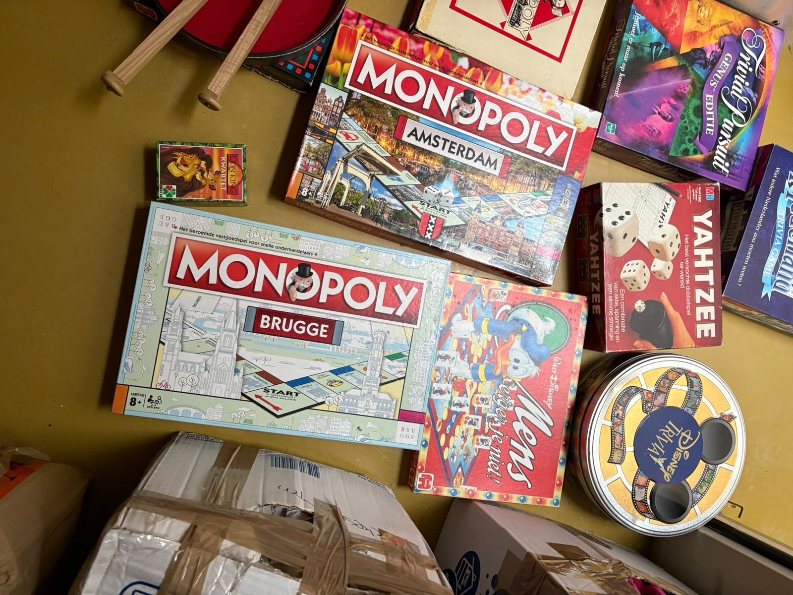Vintage Monopoly jaren 80 en andere complete bordspellen, Vijf spelers of meer, Ophalen of Verzenden, Zo goed als nieuw