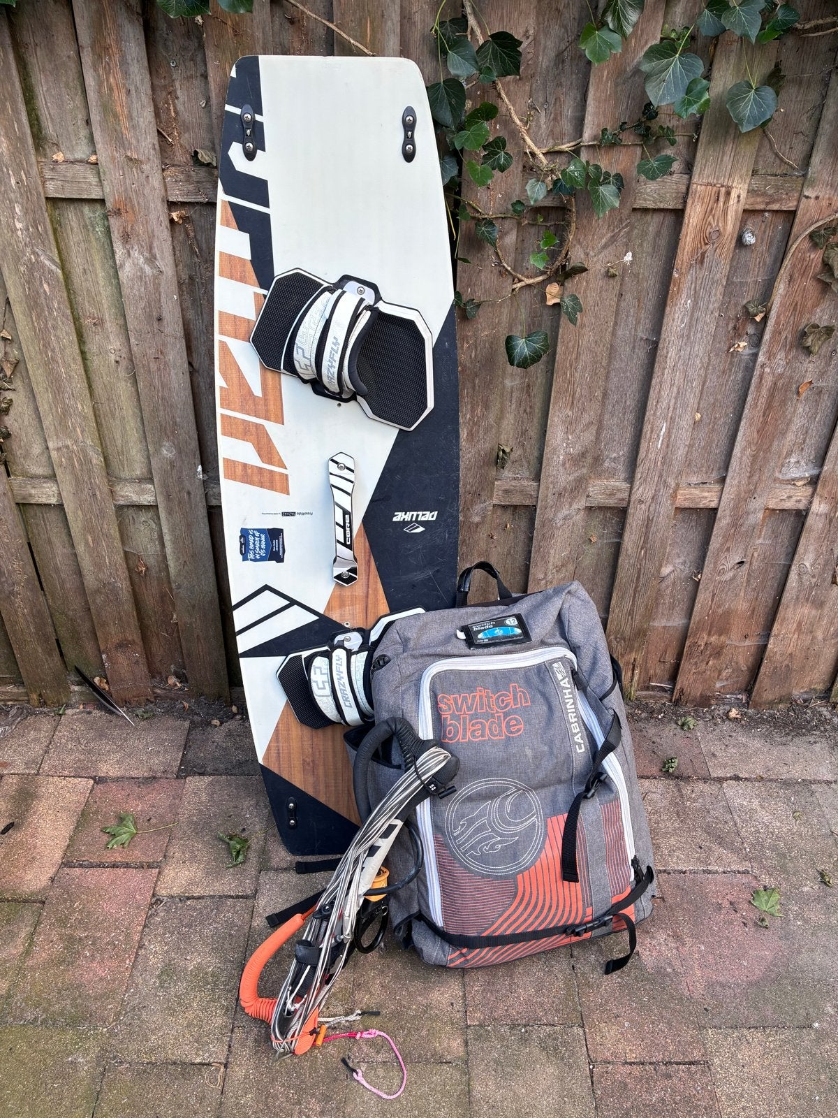 Complete kiteset, Cabrinha Switchblade 12m + bar en board, Watersport en Boten, Kitesurfen, Ophalen, Gebruikt, Kitesurf-set, Twintip