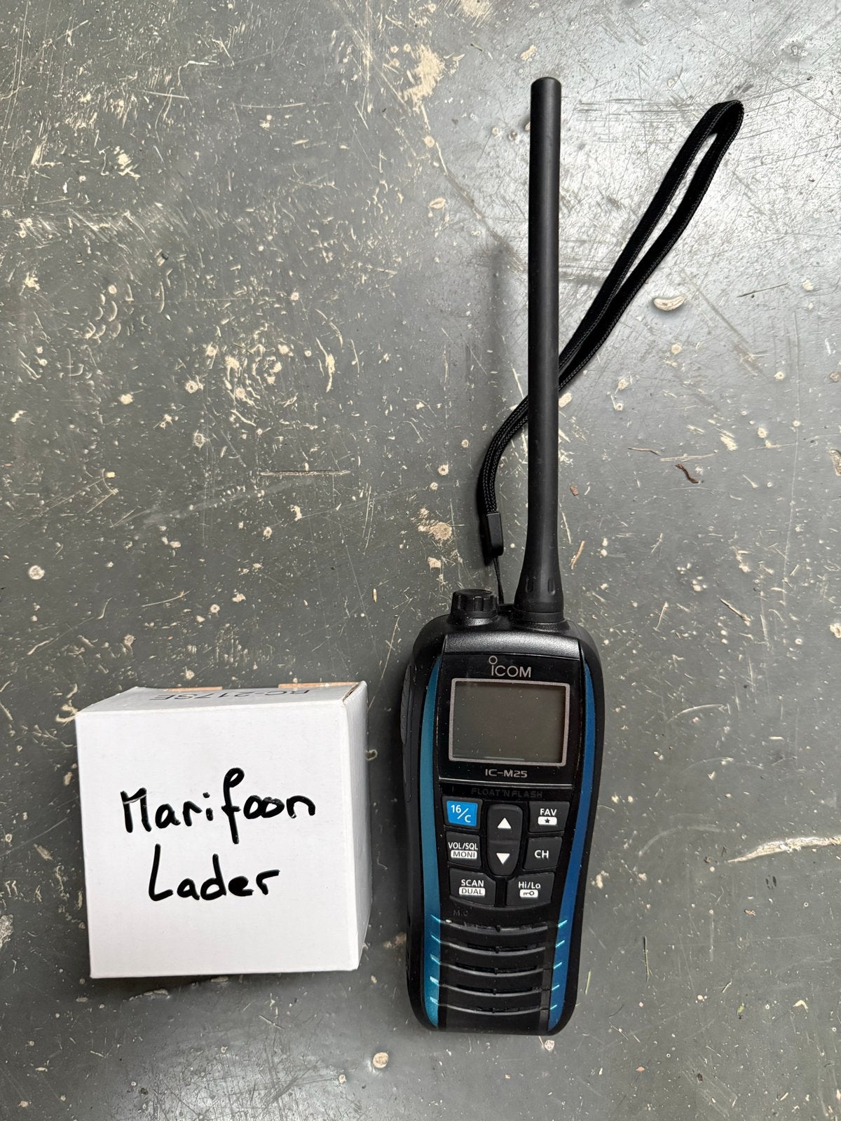 Icom IC-M25 Marifoon met lader, Ophalen, Gebruikt, 2 to 5 km, Portofoon of Walkie-talkie