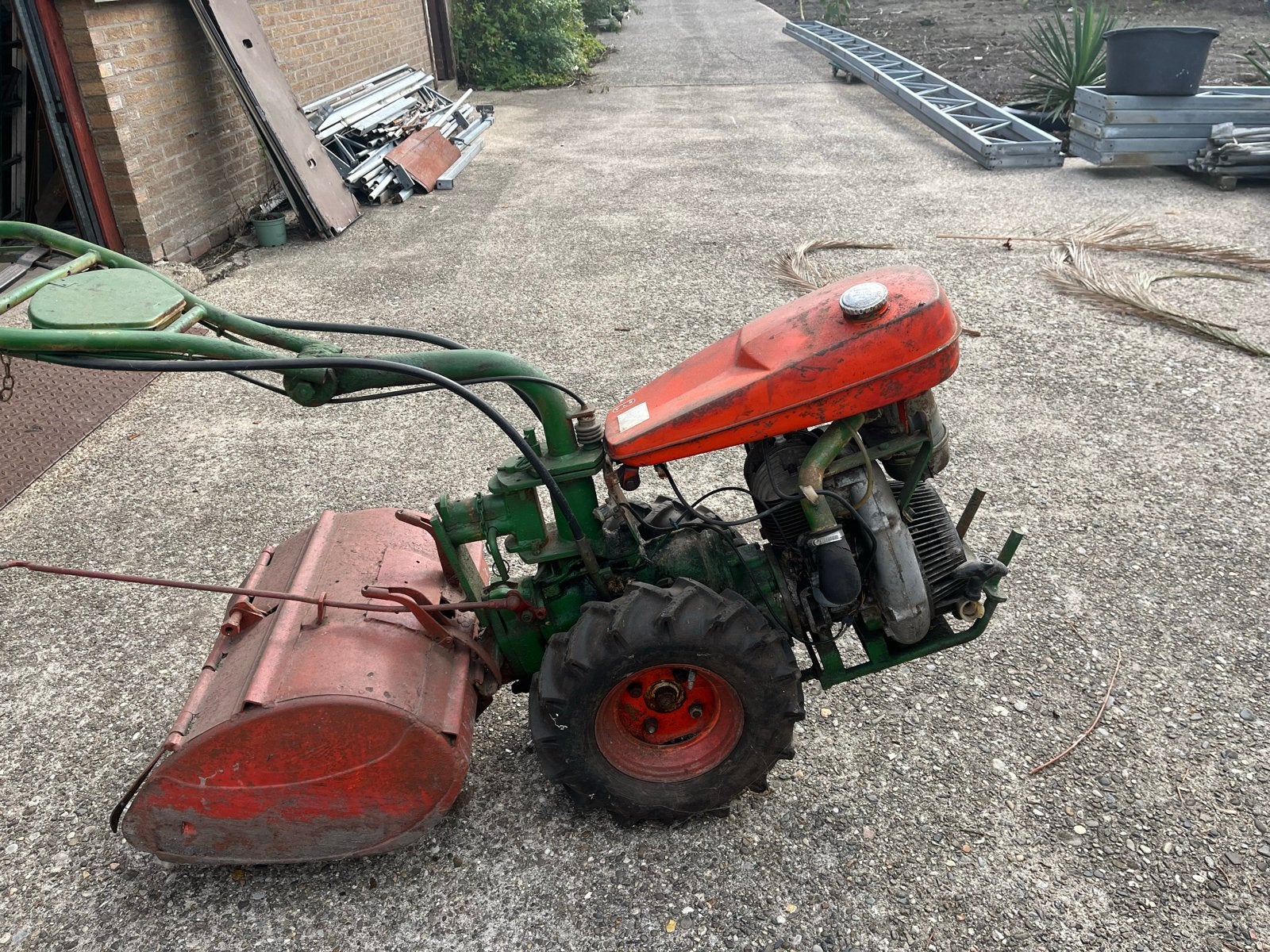 Rockwell Tuinfrees - Krachtige Benzine Aandrijving, Tuin en Terras, Ophalen of Verzenden, Gebruikt, 50 cm of meer, Benzine