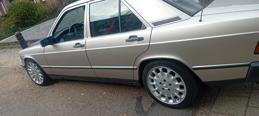 Mercedes W201 1986, foto 7