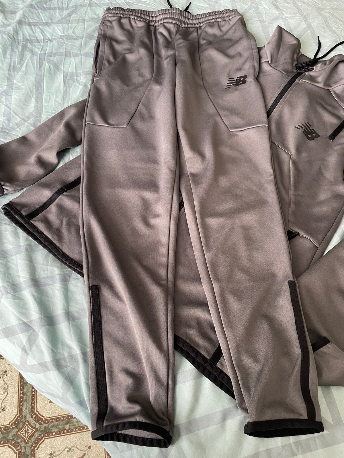 New balance trainingspak, Ophalen of Verzenden, Zo goed als nieuw, Grijs, Algemeen