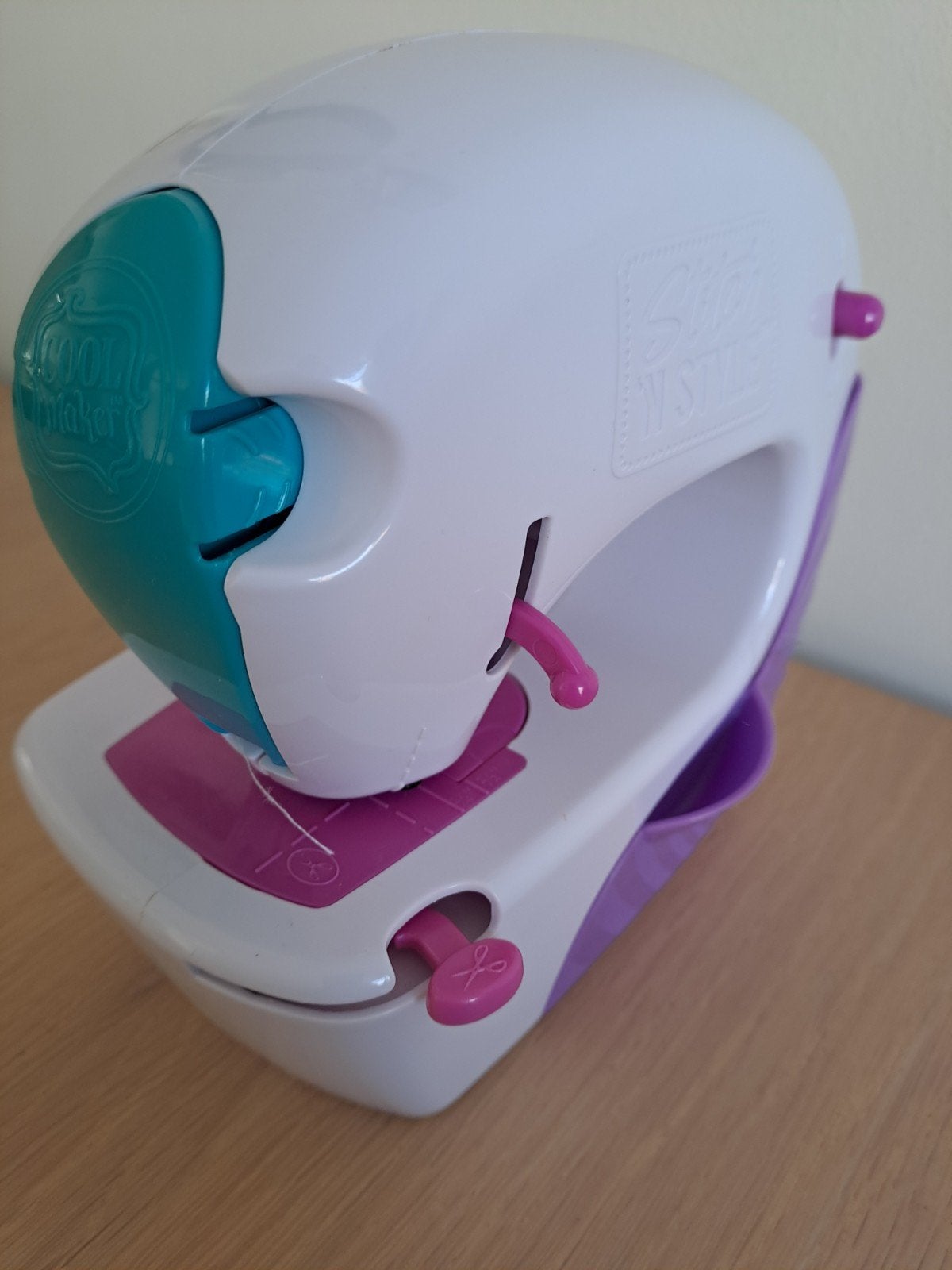 Kinder naaimachine - Zo goed als nieuw, werkt op batterijen, Ophalen, Zo goed als nieuw, Naaimachine, Overige merken