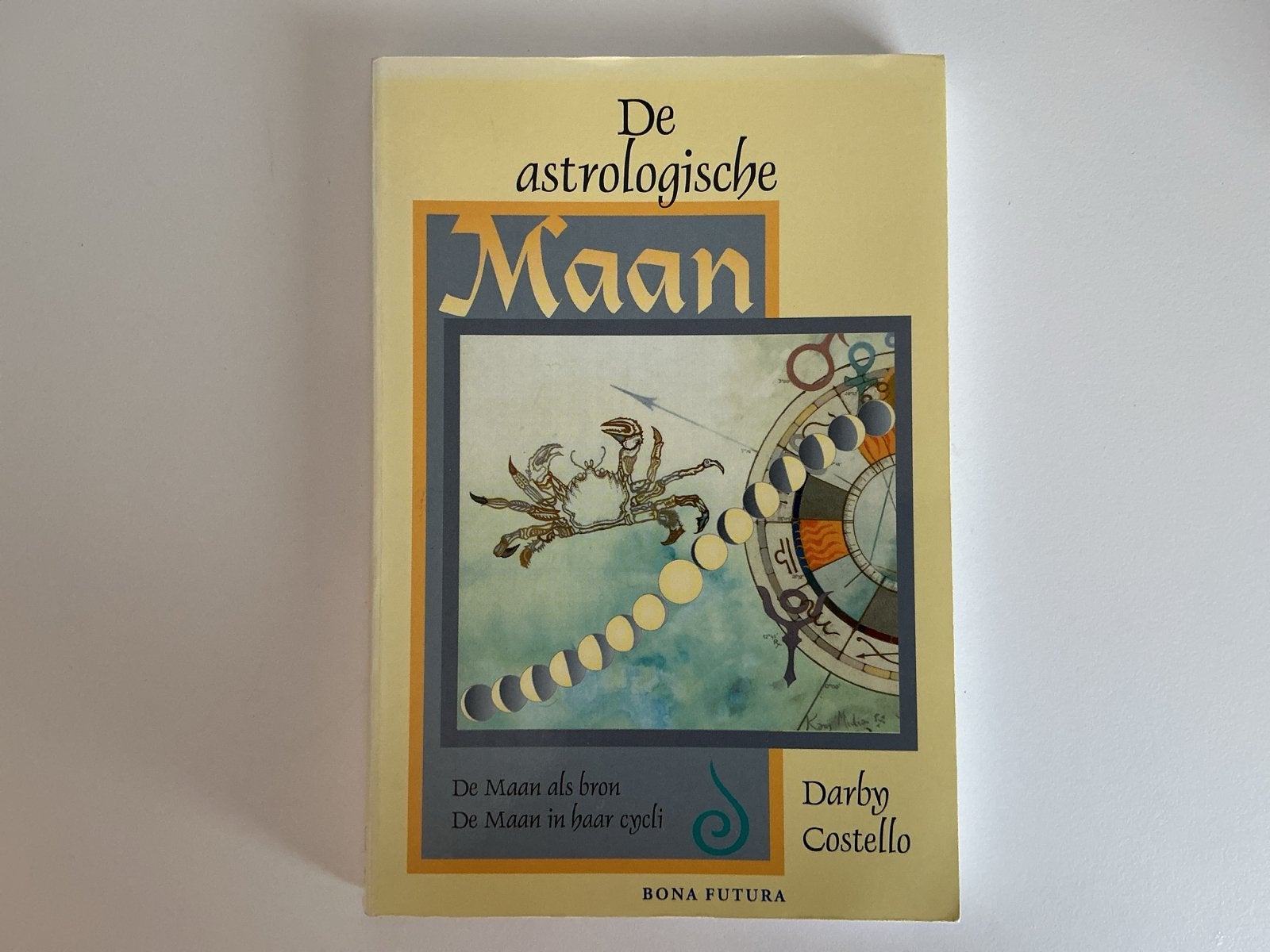 De astrologische Maan - Darby Costello, Boeken, Ophalen of Verzenden, Gelezen, Astrologie, Achtergrond en Informatie