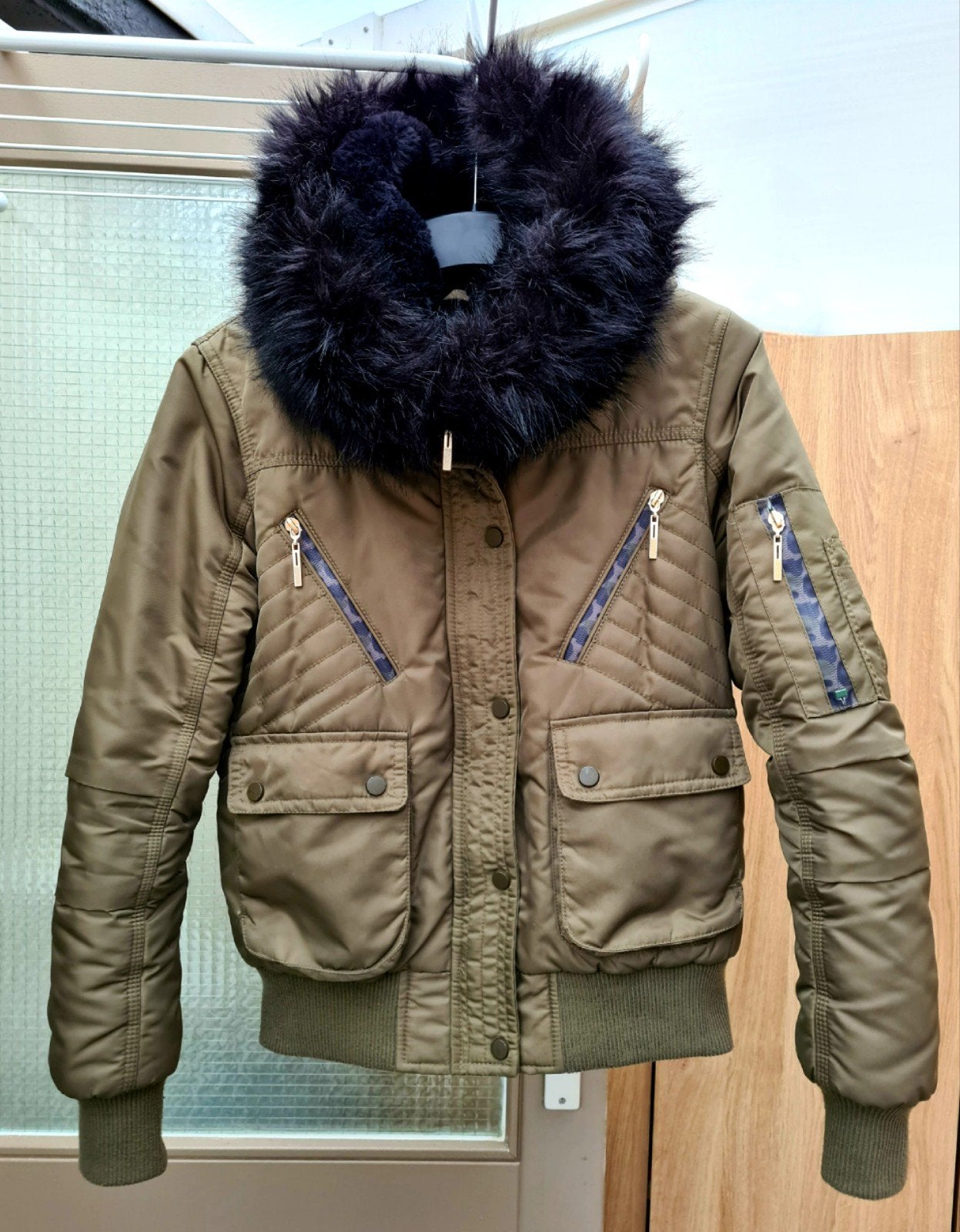 NIEUW FbSister stoere jas mt XS legergroen met capuchon, Ophalen, Nieuw, Maat 34 (XS) of kleiner, Groen