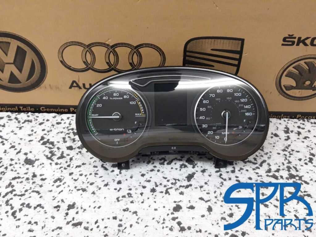 Kilometerteller A3 8V E-TRON 506 KM COCKPIT 8V0920973B MILES, Auto-onderdelen, Dashboard en Schakelaars, Audi, Gebruikt, Audi