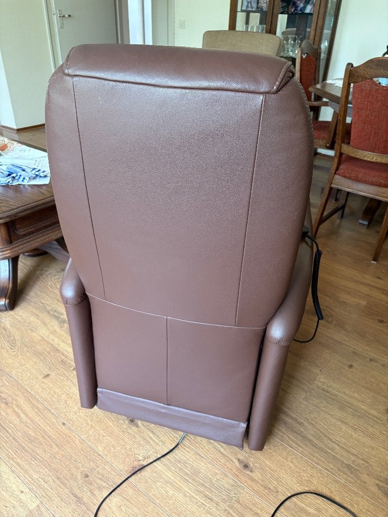 Foto 7 van Leren relaxfauteuil in goede staat